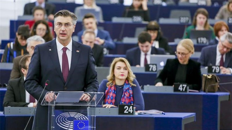 Zajedno gradimo snažnu Europu u svijetu punom izazova, koja će biti bliža svojim građanima 